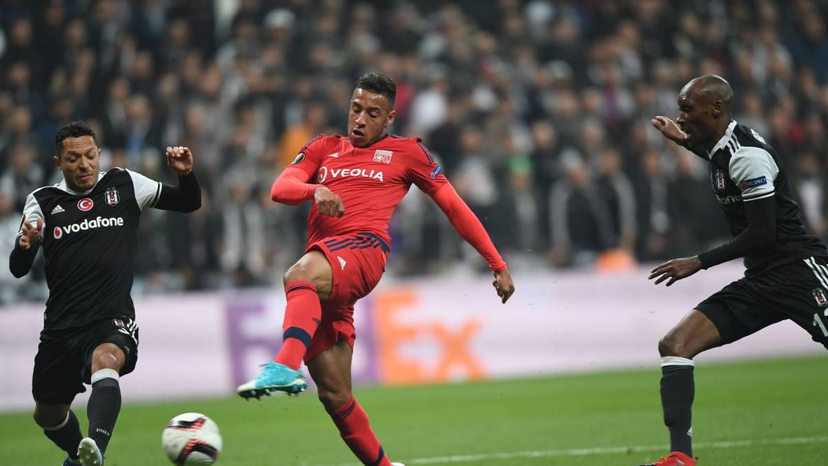 Ein weiterer Top-Transfer des Sommers: CORENTIN TOLISSO (M.) spielt ab der kommenden Saison für den FC Bayern. Die Münchner haben für den französischen Mittelfeldspieler 41,5 Millionen Euro an Olympique Lyon überwiesen