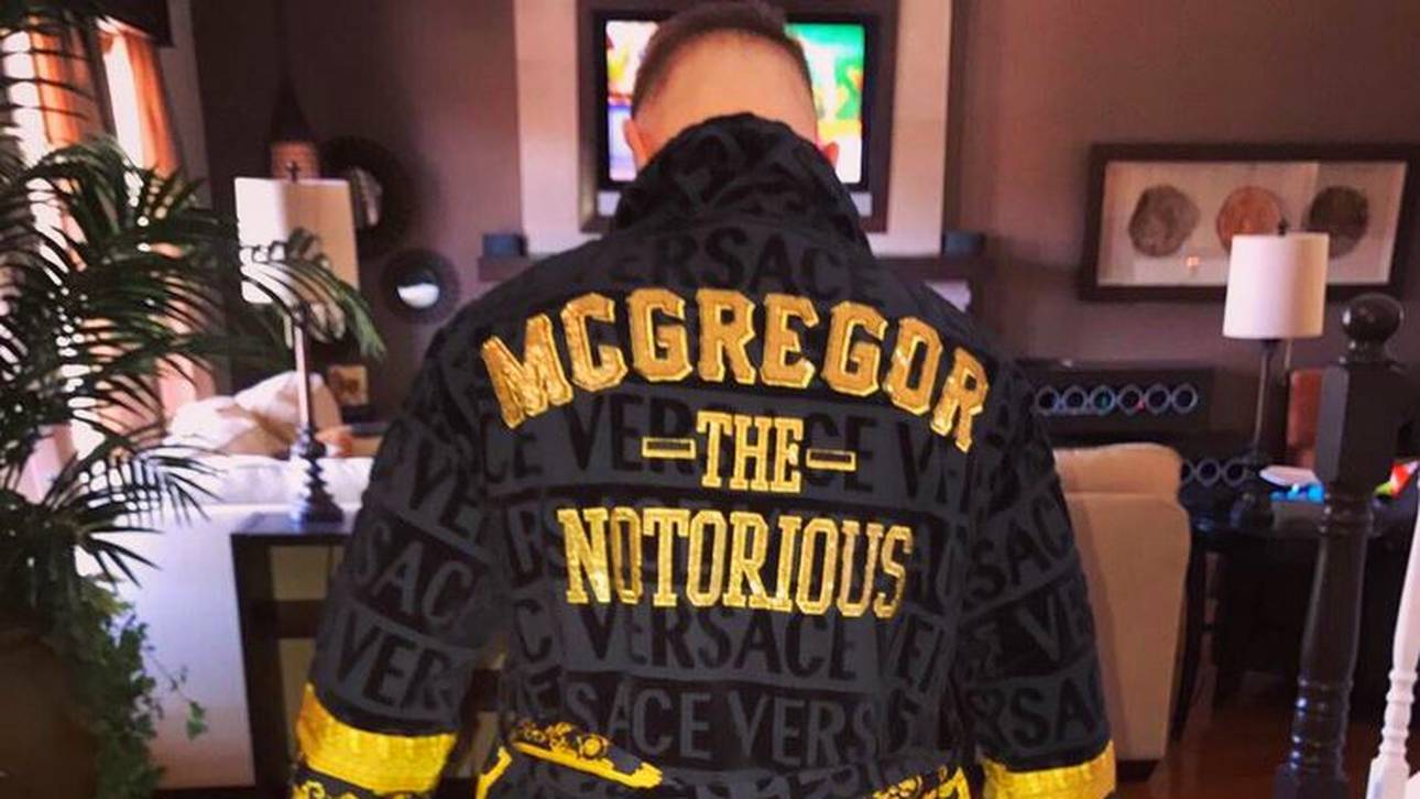 McGregor bekommt Versace-Mantel