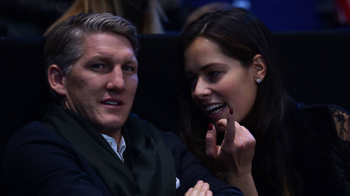 Mourinhos kalte Ausbootung zieht viel Kritik auf sich, Schweinsteiger selbst hält sich gentlemanlike zurück - und wartet, bis seine Stunde wieder schlägt