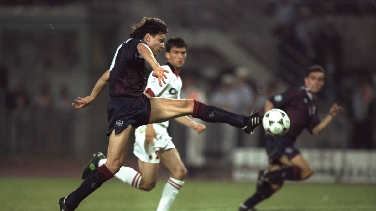 OFFENSIVES MITTELFELD – JARI LITMANEN: Dürfte vor allem den Bayern-Fans in unguter Erinnerung sein. Sorgte 1995 im Halbfinale mit einem Doppelpack mit für das Aus der Münchner. Konnte nach seinem Abgang 1999 nie an seiner Glanzzeit anknüpfen. Spielte für Barcelona, den FC Liverpool – und auch Hansa Rostock