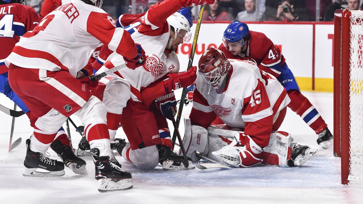 Detroit Red Wings v Montreal Canadiens Der Goalie muss enorm beweglich sein und darf keine Angst haben, sich ins Getümmel zu werfen