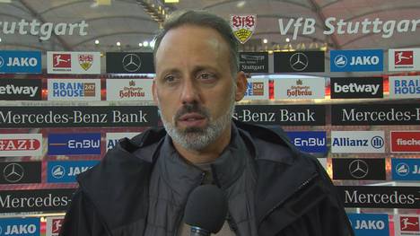 Nach dem 3:2-Sieg gegen den FC Augsburg zeigt sich der Trainer des VfB Stuttgart, Pellegrino Matarazzo, sichtlich erleichtert.