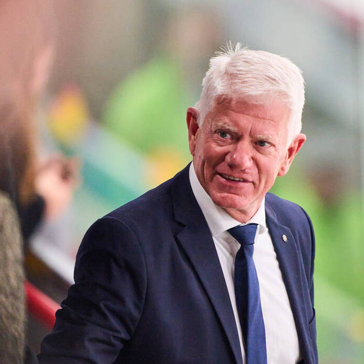 Der frühere Sportdirektor des Deutschen Eishockey-Bundes, Stefan Schaidnagel, hat die Arbeit des langjährigen Präsidenten Franz Reindl kritisiert.