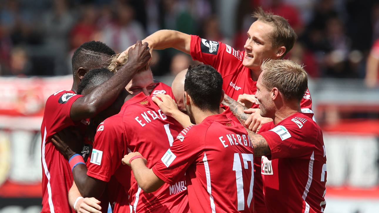 Cottbus startet mit Sieg gegen Halle