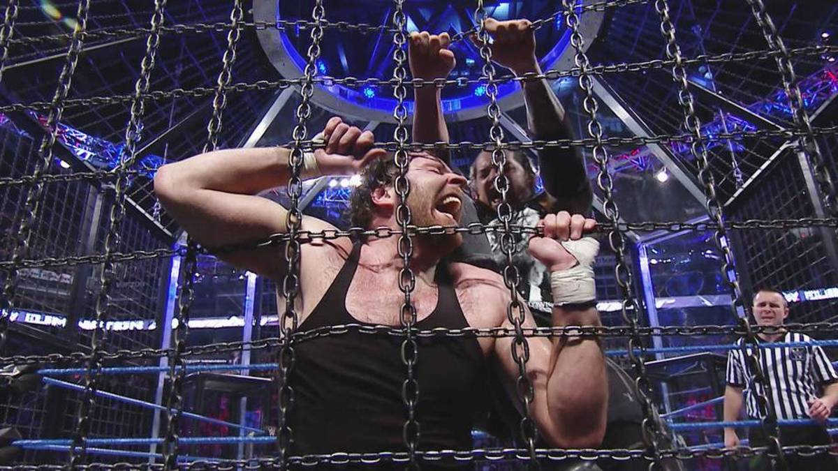 Baron Corbin (r.) malträtierte bei WWE No Escape 2017 Dean Ambrose