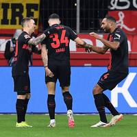 Granit Xhaka feiert seinen Premierentreffer für Bayer Leverkusen auf eigenwillige Art. Hinterher erklärt der Schweizer seinen Torjubel.