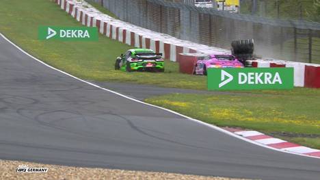 Beim ersten Rennen in der ADAC GT4 auf dem Nürburgring werden die Fahrer bei wiederkehrenden Regenfällen auf die Probe gestellt. 