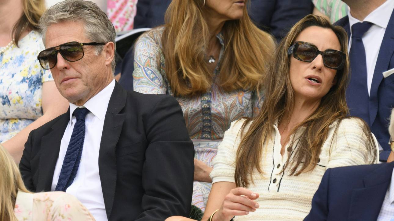 Schläfchen hinter der Königin: Hugh Grant sorgt für Lacher