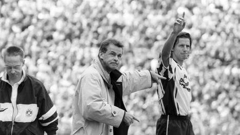 Ex-BVB Spieler Wolfgang Feiersinger äußert sich im exklusiven Interview über die Verbannung von Hitzfeld und über seine bis heute gebliebenen psychischen Probleme.  