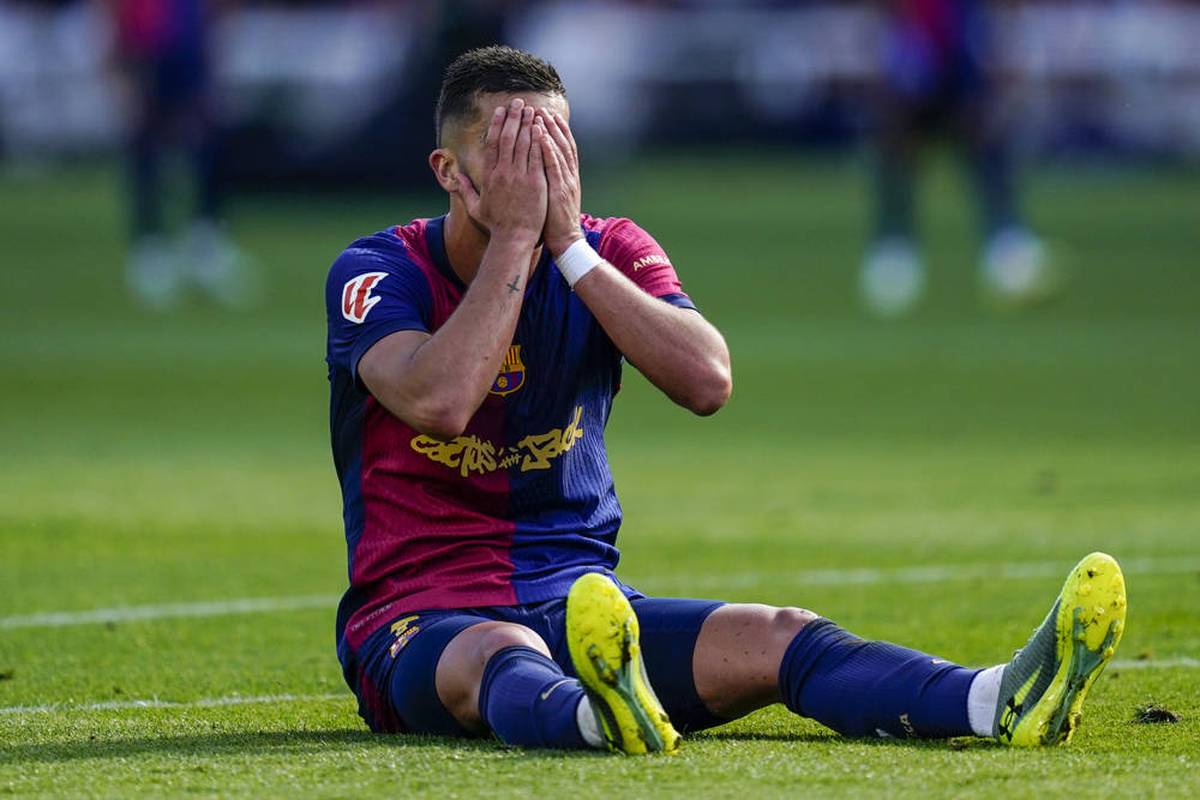 Schlechte Nachricht für Flick: Not-OP bei Barca-Star