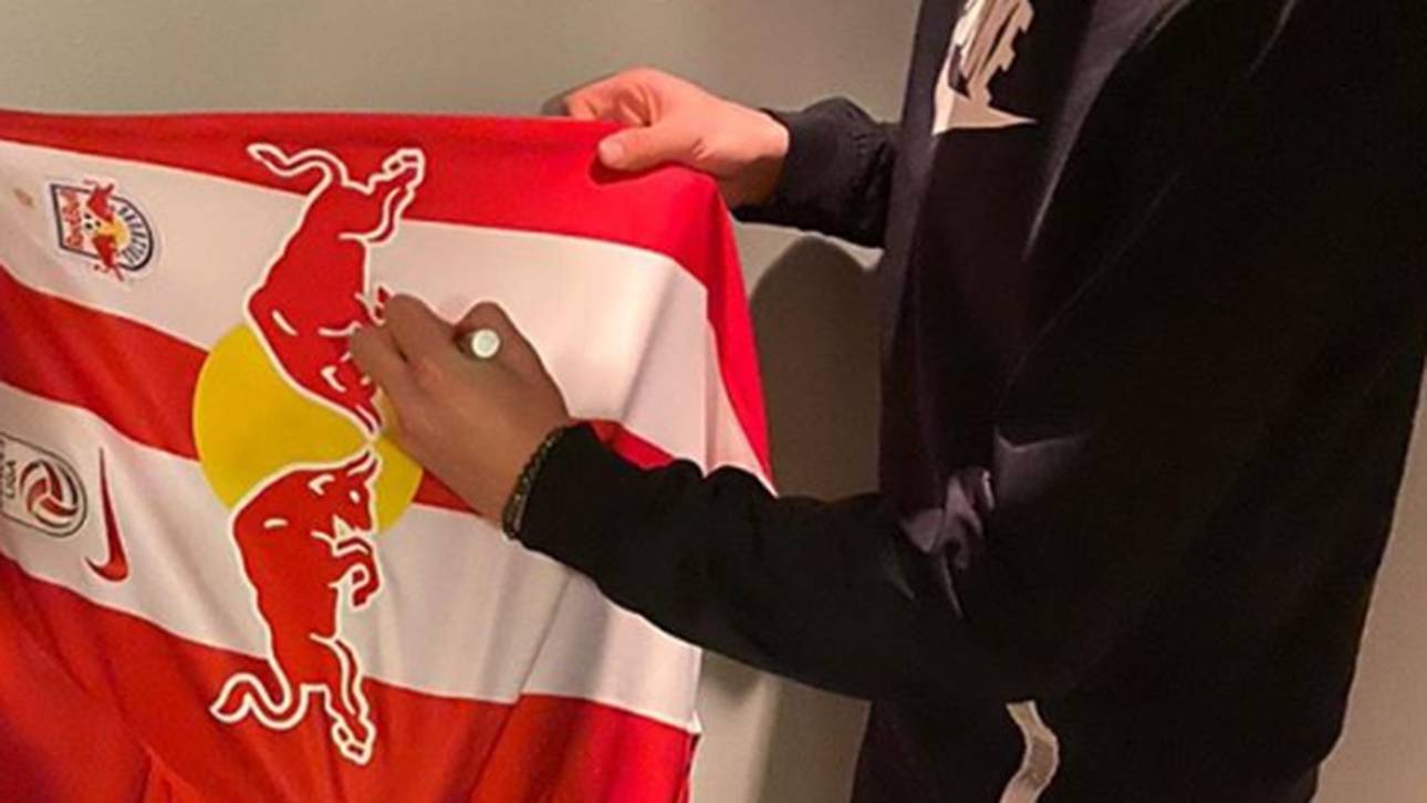 Haaland unterschreibt ein Salzburg-Trikot