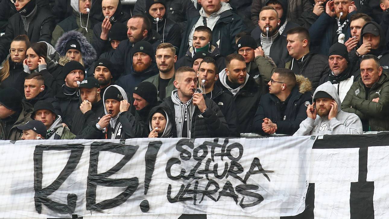 Plakate-Flut gegen Eberl