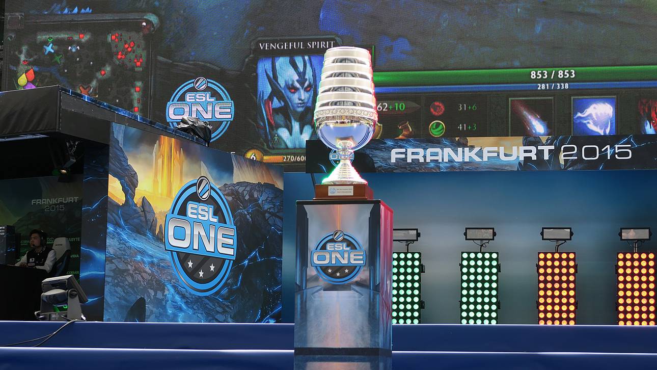Pokal in der Electronic Sports League