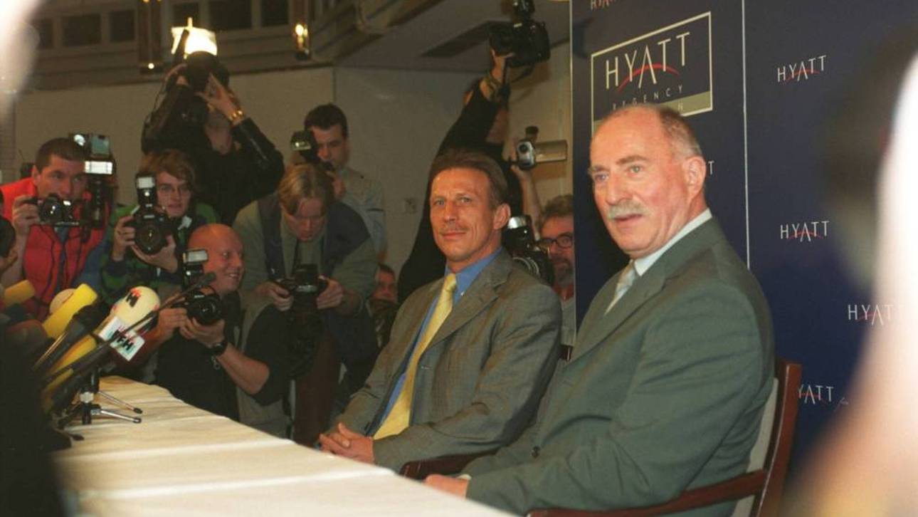 Im Frühjahr 2001 gab Christoph Daum eine Pressekonferenz, in der er den Kokain-Konsum zugab