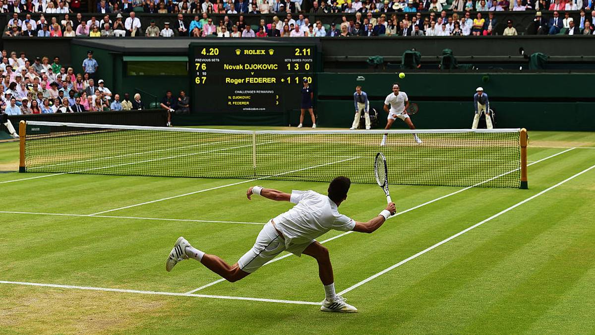 FINALE WIMBLEDON 2015: Im zweiten Wimbledon-Endspiel in Folge zwischen den beiden Rivalen muss sich erneut Roger Federer geschlagen geben. Der "Maestro" beginnt stark, lässt im ersten Durchgang aber Satzbälle ungenutzt..
