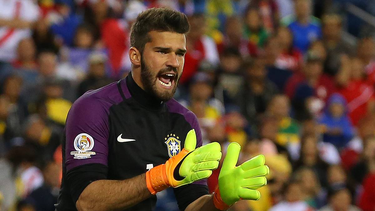 Alisson Becker (2018): Erst seit 2016 ist Alisson in Europa aktiv. Doch in der kurzen Zeit bei der AS Rom hat er sich - auch über starke Leistungen in der Champions League - ins Blickfeld aller Topklubs gespielt. Seit Oktober 2015 ist der heute 25-Jährige Brasiliens Nummer eins. Eine Bank - kein Vergleich zu 2014