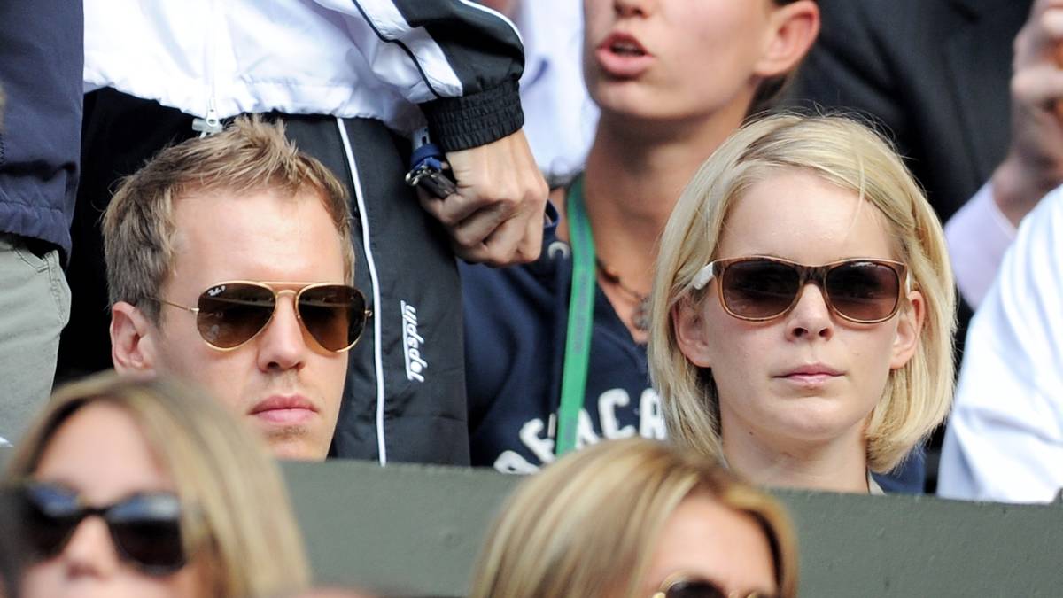 Auch sein Liebesleben ist tabu. Von seiner blonden Freundin ist lediglich bekannt, dass sie seine Jugendfreundin ist und in der Modebranche arbeitet. Fotos kursieren seit Jahren nicht mehr