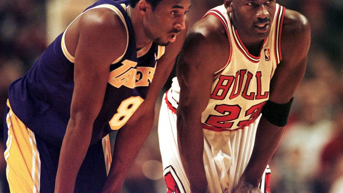 Michael Jordan profitierte in jeder Hinsicht von der Kooperation. Sein Vermögen wird auf eine Milliarde Dollar geschätzt. Mittlerweile gibt es von "Air Jordan" von Sportausrüstung bis Casual-Style alles zu kaufen. Air Jordan ist sogar Ausrüster des französischen Fußball-Meisters Paris Saint-Germain