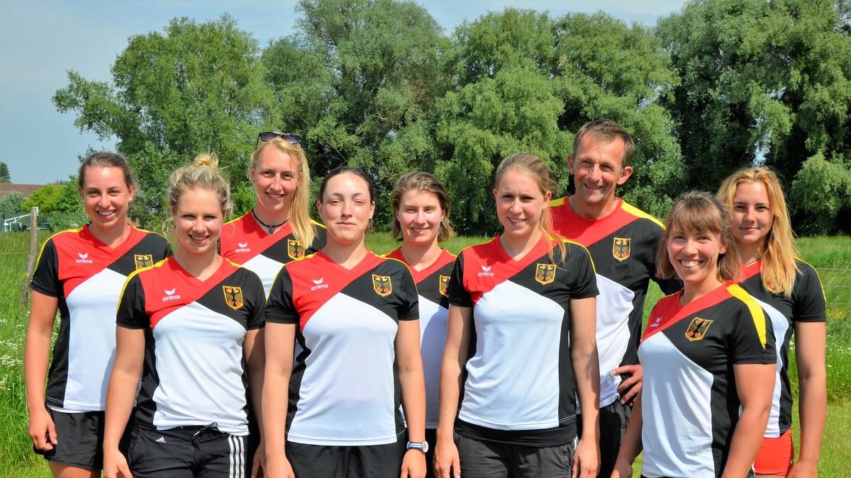 KANU-POLO: So dominant die Faustballer auf dem Rasen auftreten, so angsteinflößend ist das deutsche Kanu-Polo-Team für die Konkurrenz auf dem Wasser. Seit vier Jahren sind sowohl die Frauen als auch die Männer bei Welt- und Europameisterschaften auf Gold gebucht. Folgerichtig gehen die Teams auch als Titelverteidiger in Breslau an den Start