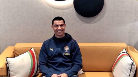 Cristiano Ronaldo wird auf seinen Zeitplan in Sachen Karriereende angesprochen. Seine Antwort sorgt für Lacher.