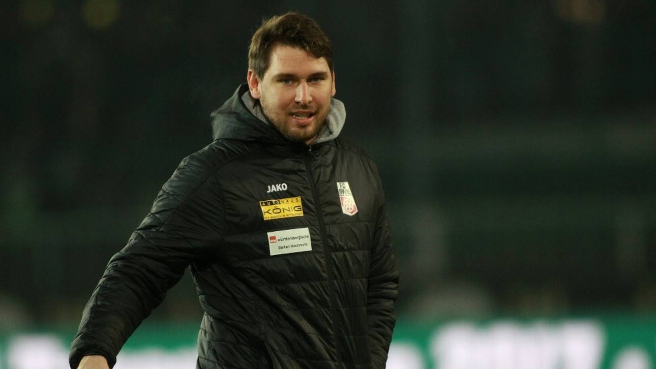 Helmes legt Traineramt nieder