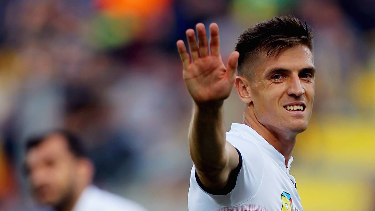 PLATZ 3 - KRZYSZTOF PIATEK (FC Genua): 16 Tore - 10 (Serie A) + 6 (Coppa Italia)