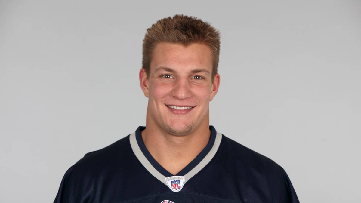 Er stellte zahlreiche Schulrekorde auf der Position des Tight Ends auf und wurde wieder mit Auszeichnungen überhäuft. Vor seiner dritten College-Saison stand er sogar auf der Liste für den Lombardi-Award, für die nur die größten Talente unter den Linemen und Linebacker infrage kommen