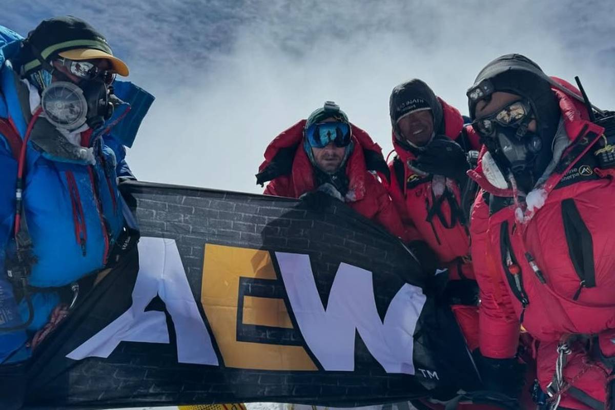 Wrestling-Star bezwingt den Mount Everest
