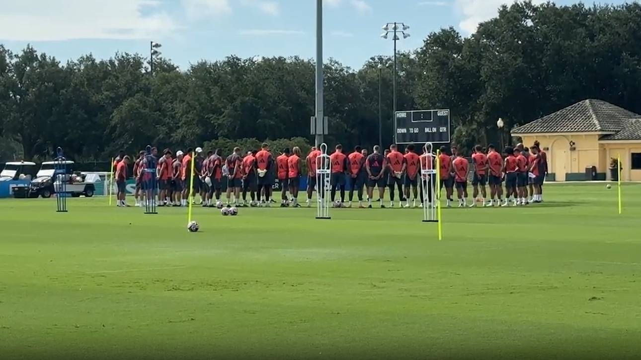 Schweigeminute beim FC Bayern