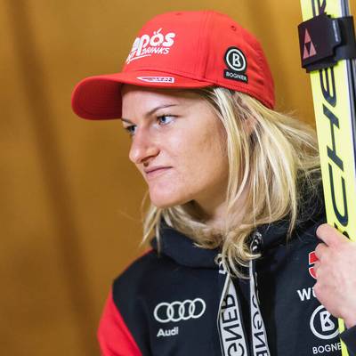 Frustrierender Tag für die deutsche Skirennläuferin Marlene Schmotz: Beim US-Weltcup in Killington bringt sie sich schon im Starthaus um alle Chancen.