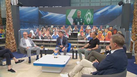Marco Bode erklärt im CHECK24 Doppelpass, warum man an Trainer Florian Kohfeldt festgehalten hat. Hans-Joachim Watzke und Oliver Mintzlaff stärken Bode.