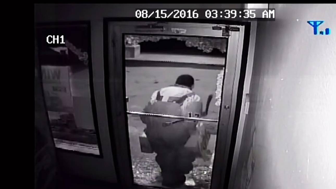 Kurios: Eishockey-Torwart klaut Bier