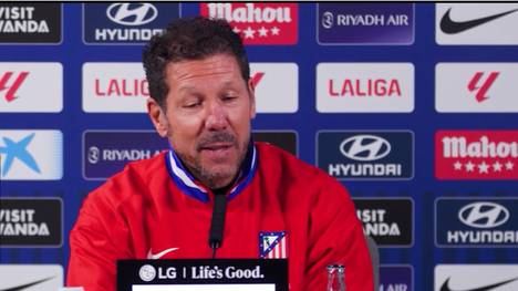 Der FC Barcelona ist zum 29. Mal spanischer Meister. Atlético-Trainer Diego Simeone gratuliert den Katalanen und schwärmt vom "unglaublichen Fußball" des Konkurrenten.