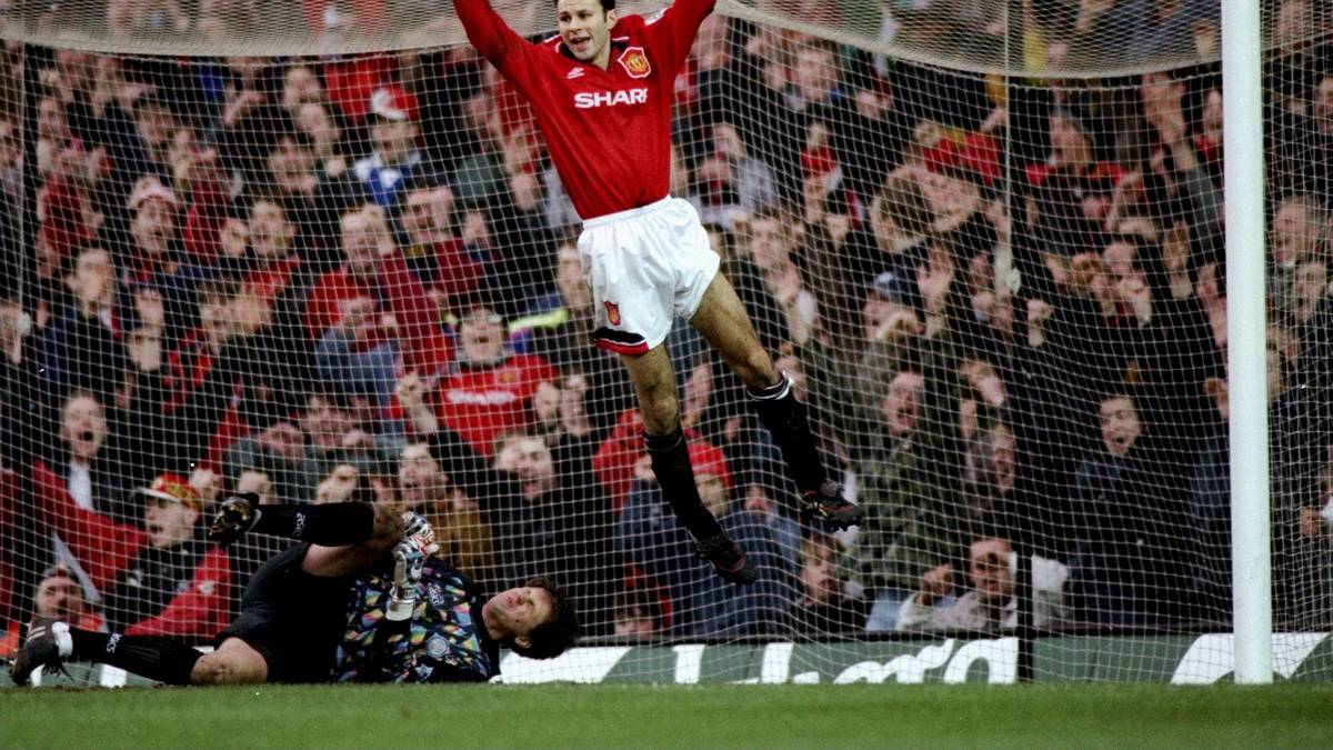 Mit den "Red Devils" holt der Waliser alleine 13 Mal den englischen Meistertitel. Gleich zwei Mal holt er die Champions League: 1999 im legendären Finale gegen den FC Bayern und dann noch einmal 2008 mit dem jungen Cristiano Ronaldo 