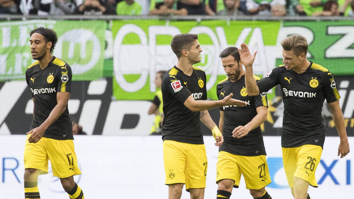 Der US-Amerikaner findet sich auch unter den jüngsten Torschützen der Bundesliga wieder. Am 1. Spieltag der Saison 2017/18 erzielte Pulisic (18) sein sechstes Tor in der Bundesliga -kein Spieler vor ihm hatte in diesem Alter schon sechs BL-Tore auf dem Konto