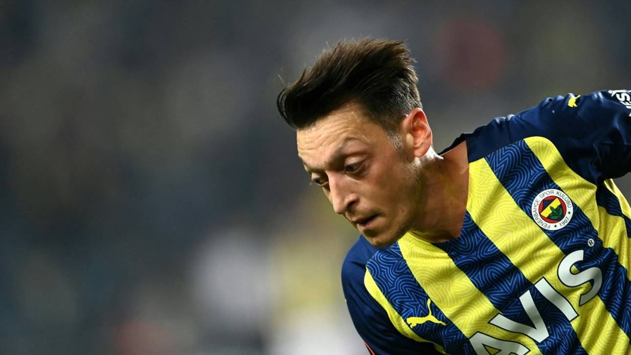 Fenerbahce suspendiert Özil