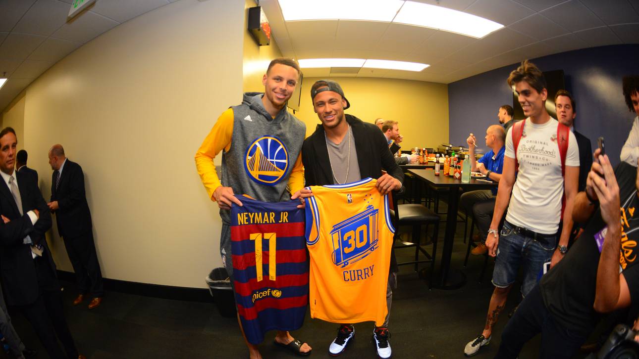 Neymar feiert mit den Warriors