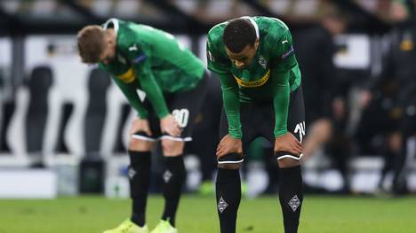 MOENCHENGLADBACH, GERMANY - DECEMBER 12: Alassane Plea of Borussia Monchengladbach looks dejected following the UEFA Europa League group J match between Borussia Moenchengladbach and Istanbul Basaksehir F.K. at Borussia-Park on December 12, 2019 in Moenchengladbach, Germany. (Photo by Lars Baron/Getty Images)