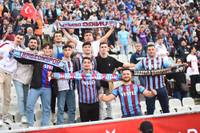 Egemen Korkmaz verlässt Trabzonspor, um als Cheftrainer zu arbeiten, dankt Abdullah Avci und betont die Bedeutung der Fans.