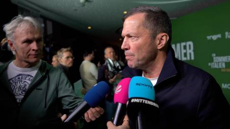 Im Rahmen der Kinopremiere "Ein Sommer in Italien" spricht Lothar Matthäus über die Weltmeisterschaft 1990 - und erinnert auch an seinen damaligen Zimmerkollegen Andreas Brehme, der 2024 verstarb.