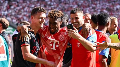 Lucas Hernández (r., mit Benjamin Pavard und Kingsley Coman) steht unmittelbar vor einem Abschied vom FC Bayern