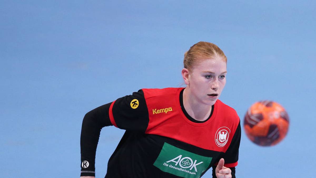 MEIKE SCHMELZER (Kreis) - In der Nationalmannschaft als kampfstarke Spielerin am Kreis etabliert. Mit dem Thüringer HC wurde sie 2015, 2016 und 2018 Deutsche Meisterin