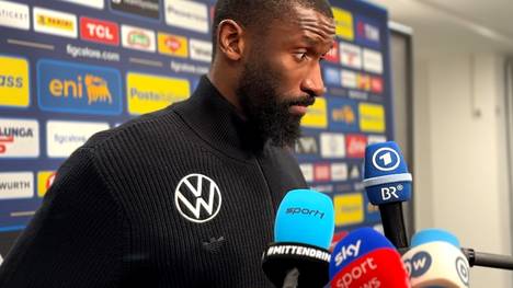 Das DFB-Team gewinnt das erste Viertelfinalspiel der Nations League gegen Italien. Antonio Rüdiger zeigt sich nach dem Spiel zufrieden mit der Leistung seiner Mannschaft. 