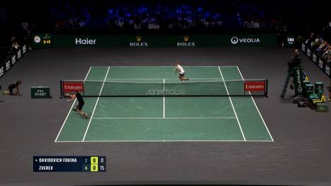 Alexander Zverev nimmt auf seiner Mission Titelverteidigung beim ATP-Masters in Paris souverän die nächste Hürde. Gegen Alejandro Davidovich Fokina glänzt der Deutsche immer wieder mit brillanten Aktionen.