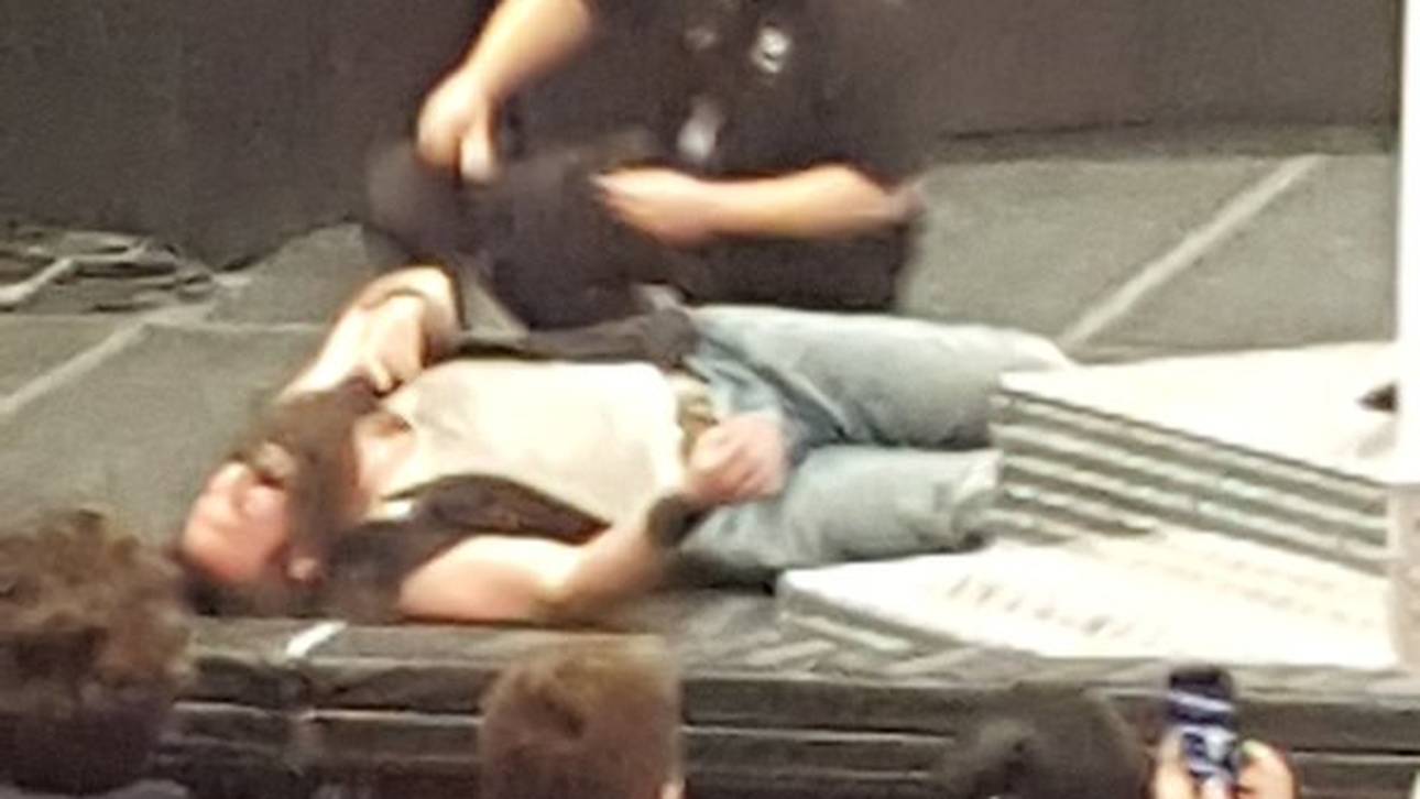 Kreuzbandriss? Rätsel um WWE-Star