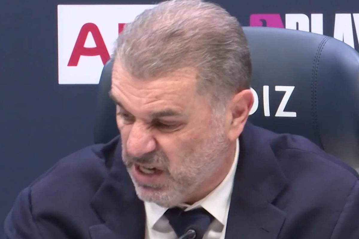 Ange Postecoglou zeigt sich nach einem vermeintlichen Handspiel bei der 1:2-Niederlage gegen Newcastle angefressen. Unter fairen Bedingungen hätte Tottenham das Spiel gewonnen, so der Trainer.