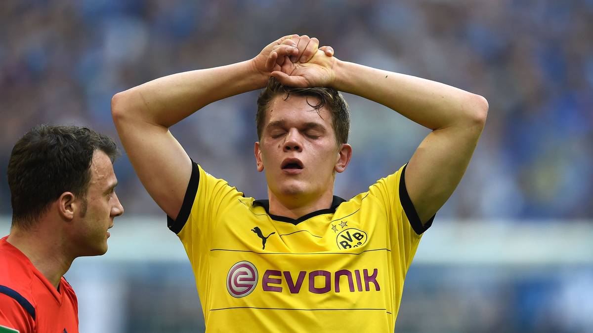 MATTHIAS GINTER: Am Freitag tauchte das nächste Wechselgerücht um einen Defensivspieler auf. Der Hamburger SV soll dem BVB laut "Bild" ein Angebot für den Weltmeister unterbreitet haben