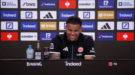 Nach seinem Wechsel vom SC Freiburg zu Eintracht Frankfurt findet Noah Atubolu bemerkenswerte Worte über seinen Ex-Klub.
