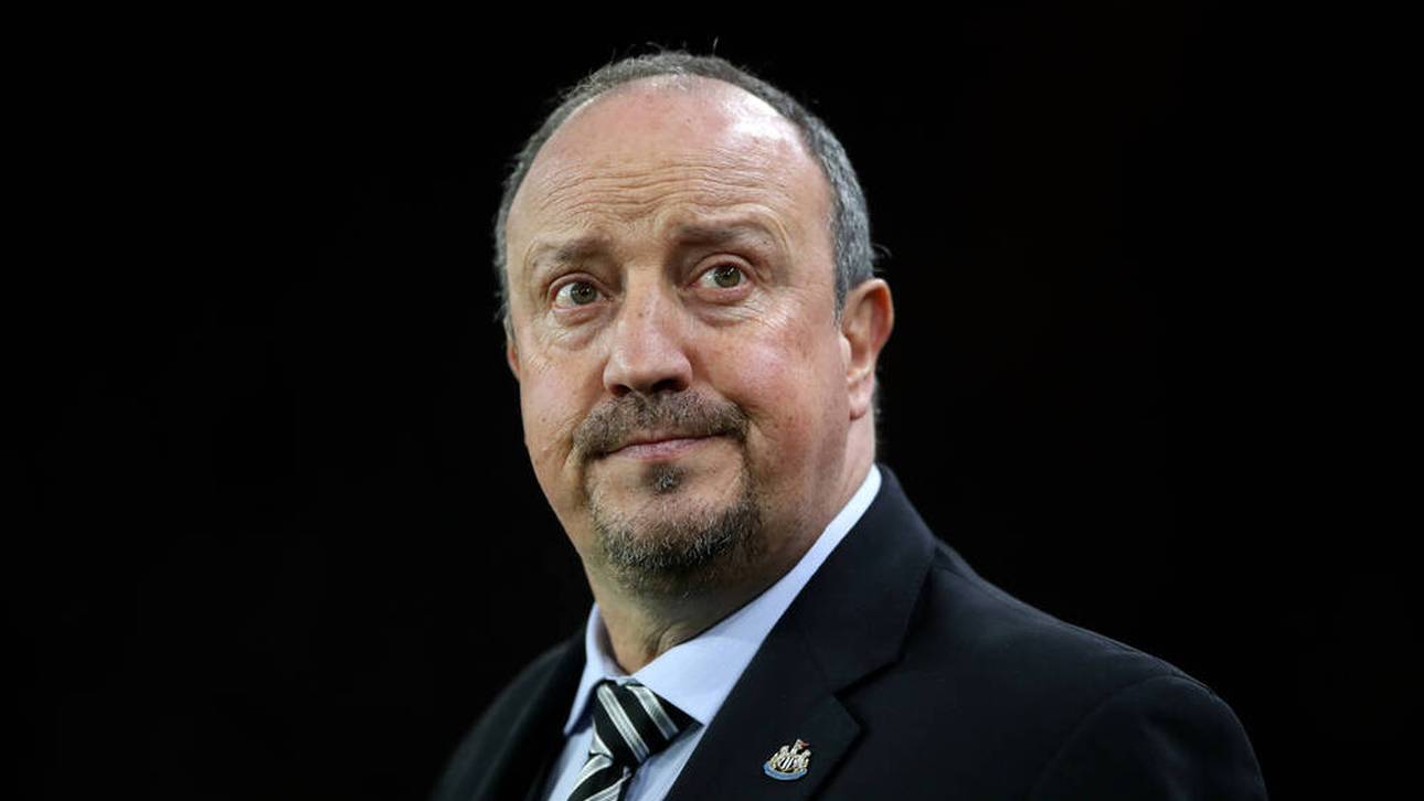 Droh-Banner vor Benitez‘ Haus