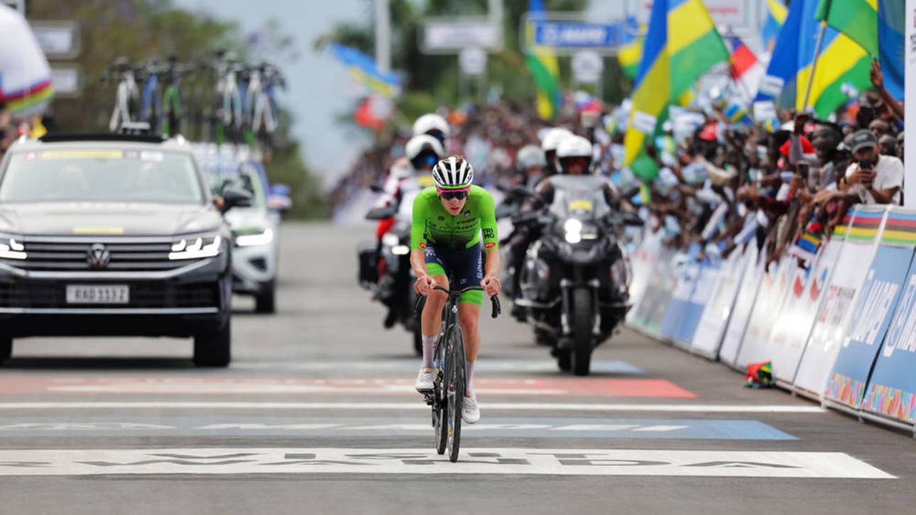 Tadej Pogacar setzte sich bei der Rad-WM die Krone auf